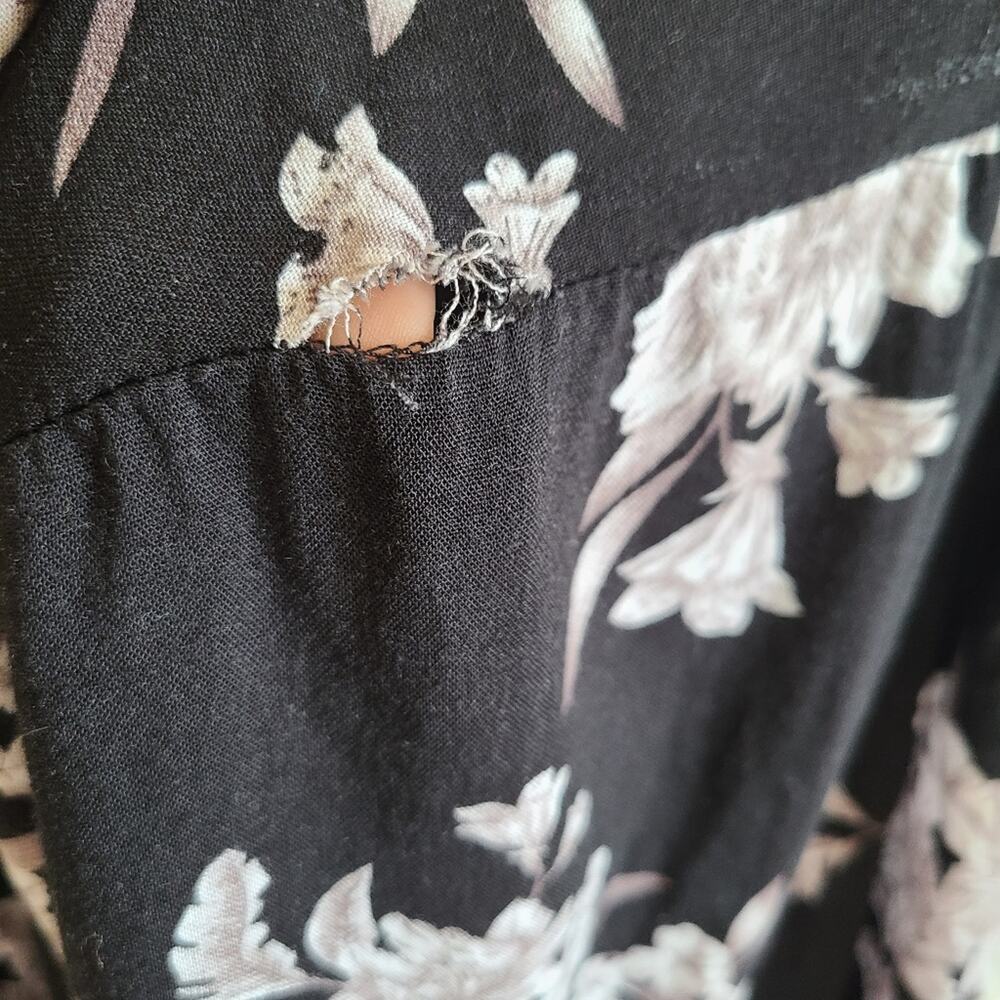Spiritual Gangster Black Floral Robe - Picture 10 of 14